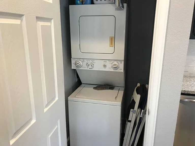 1652 N Gaylord St — Photo 12