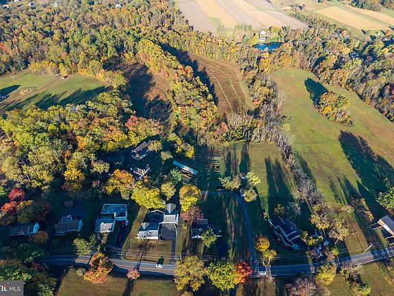 4th image of 1241 Sheep Hill Rd