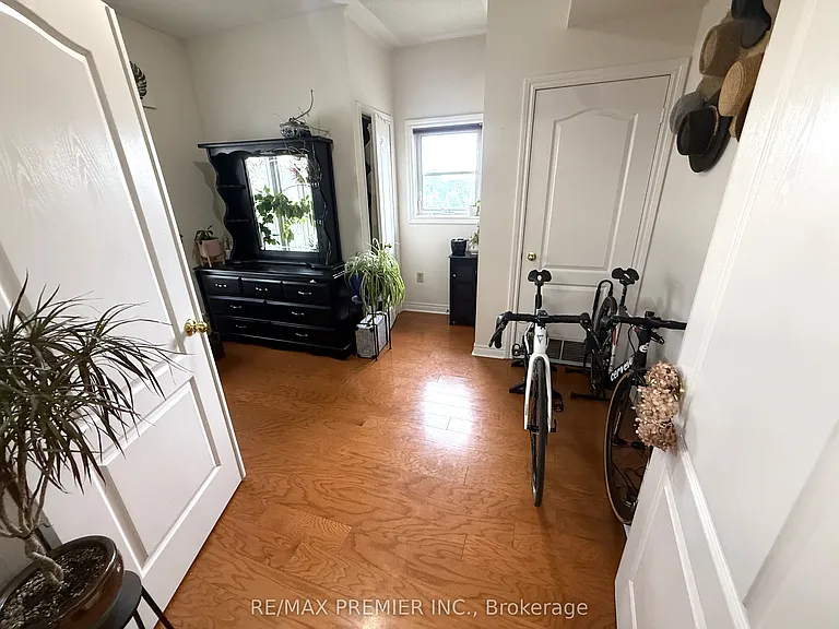 9944 Keele St #303 — Photo 16