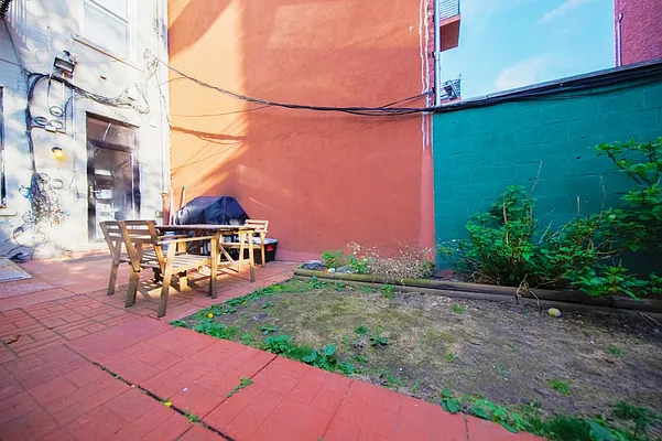 Rented by MNS | media 16