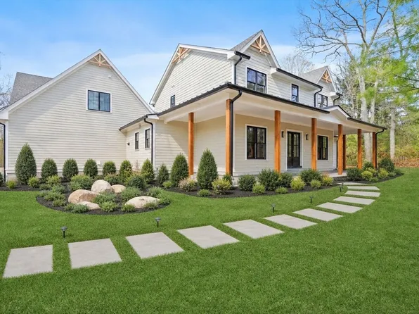 29 Hartford St, Dover, MA 02030