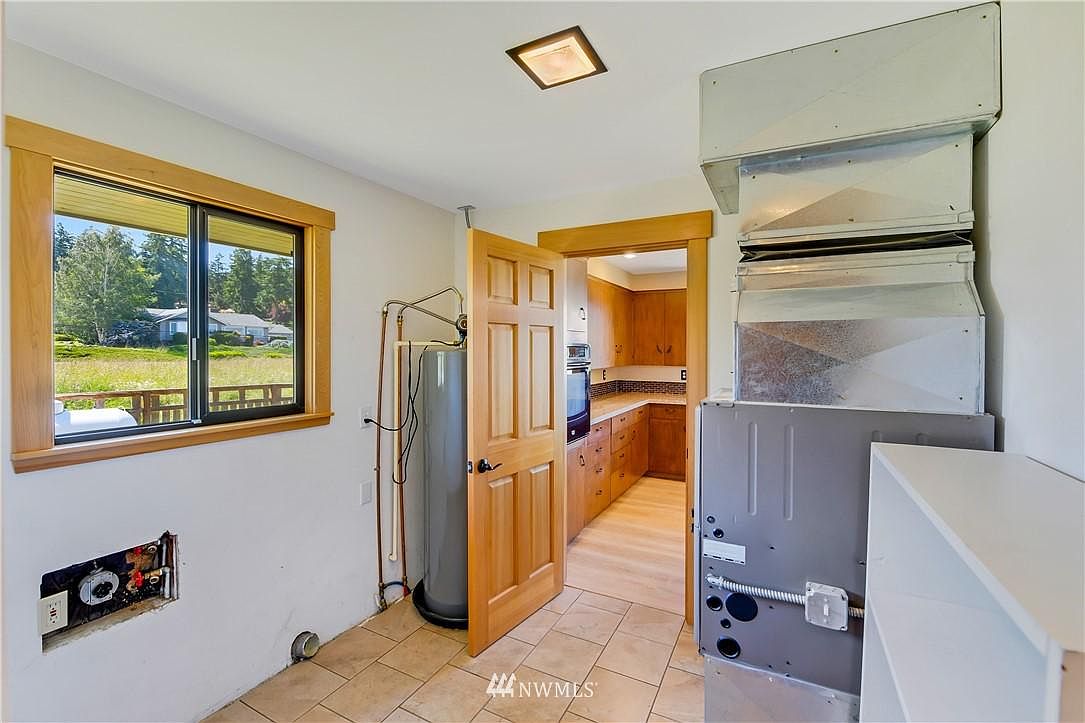 Oak Harbor, WA 98277