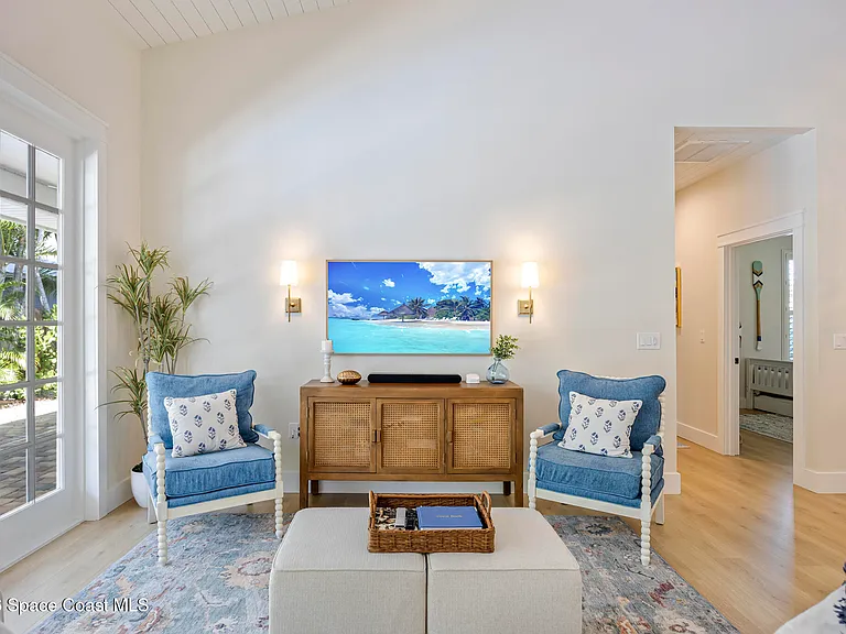 6774 Angeles Rd — Photo 3