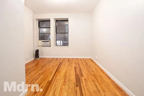 Rented by Mdrn Residential | media 23