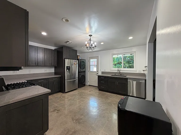22701 Martha St — Photo 11