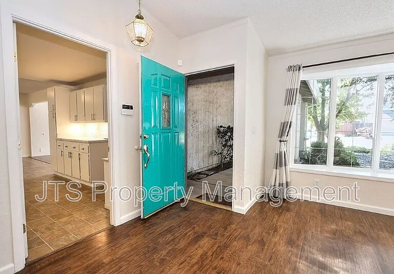 6830 Mellodora Dr — Photo 5
