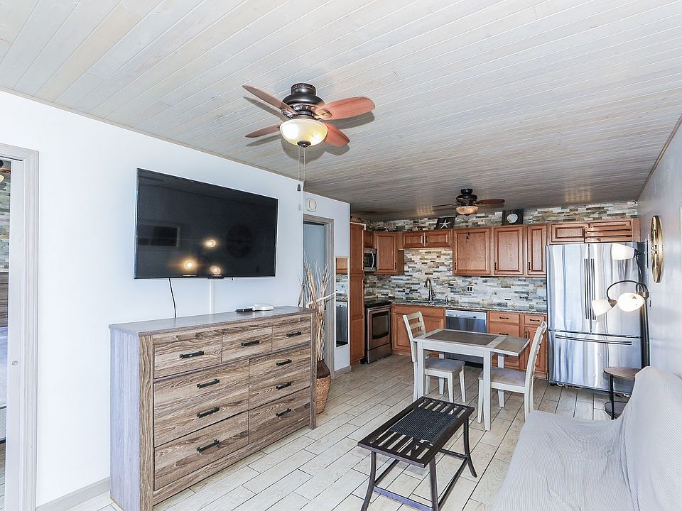 1st image of 2240 Kuhio Ave APT 2006