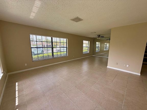 3rd image of 1611 Laurel Leaf Lane #B
