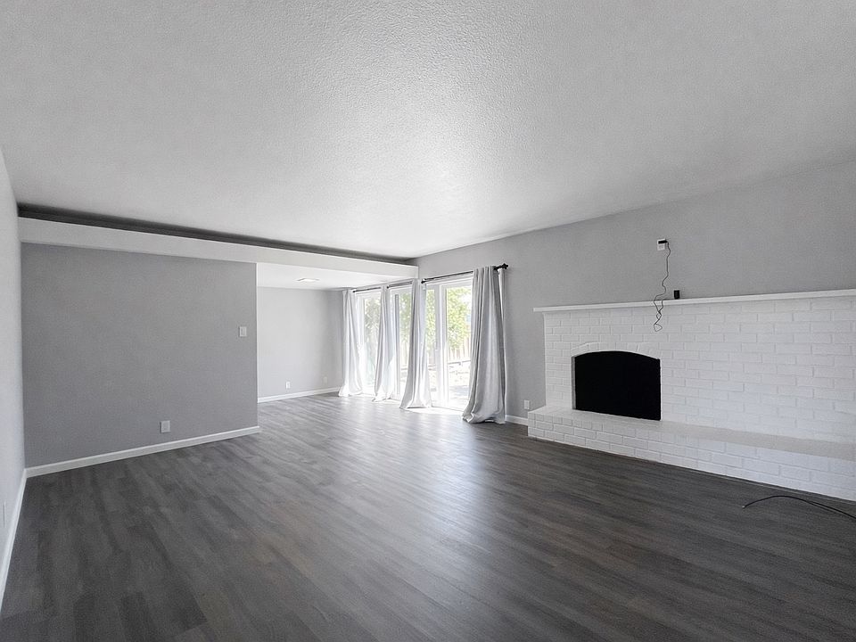 1st image of 426 E Robinhood Dr