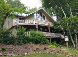 560 Grandview Dr, Seven Devils, NC 28604