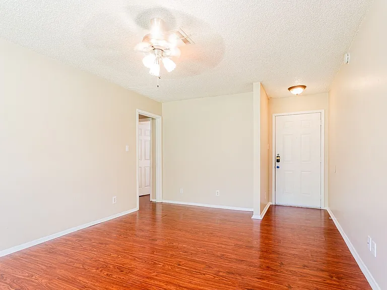 3004 Pecan Springs Rd #B — Photo 10
