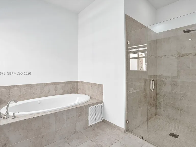 10340 Lake Vista Ct — Photo 53