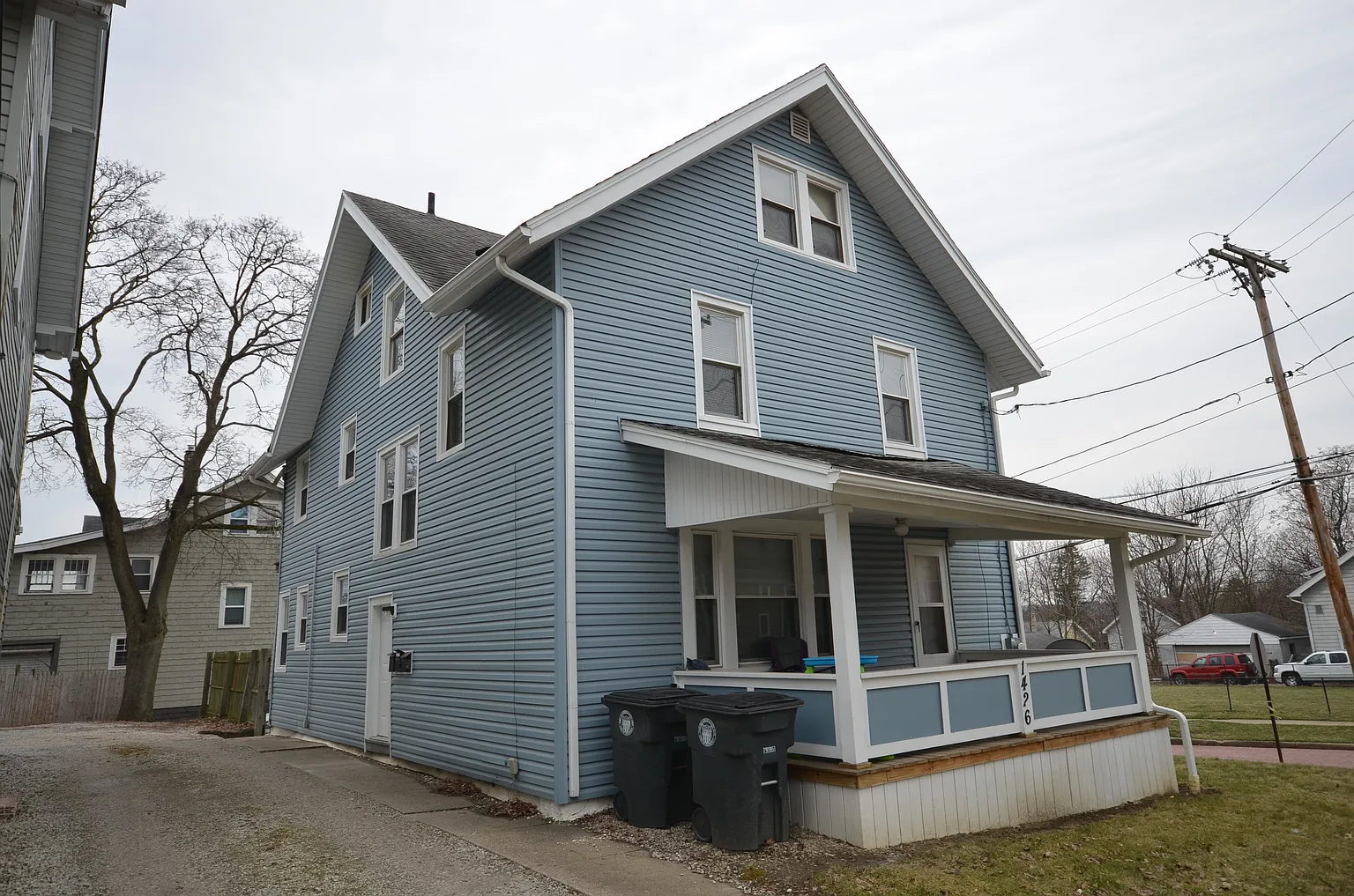 1426 Newton St photo 1