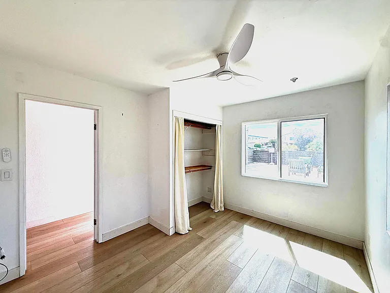 577 Florence St — Photo 17