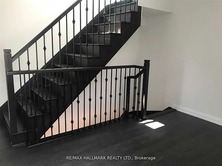 1010 Portage Pkwy #Townhouse 15 — Photo 11