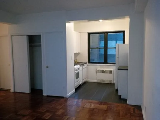 Rented by Classic Marketing- 530 Park1 | media 10
