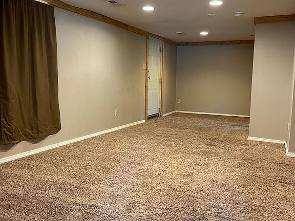 4th image of 815 S 50th St