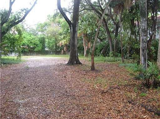 1st image of 416 S Royal Palm Way