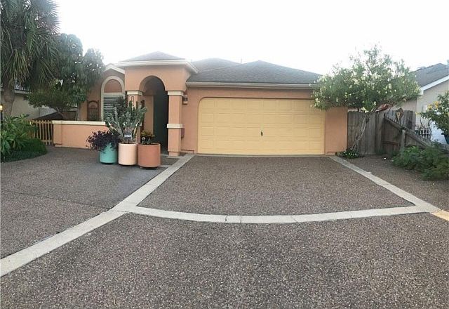 1st image of 15361 Sabre Dr