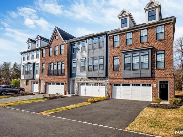 63 Cranberry Ln, Montvale, NJ 07645