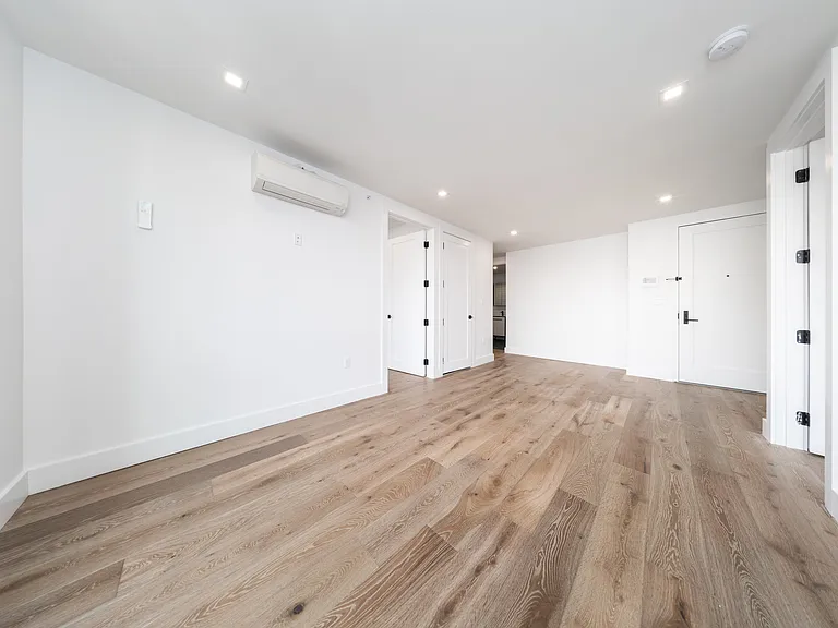311 Franklin Ave #3A — Photo 13