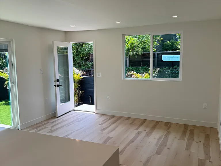315 6th Ave #2 — Photo 7
