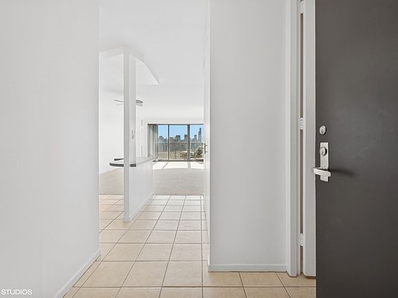 5th image of 2020 N Lincoln Park W APT 36L
