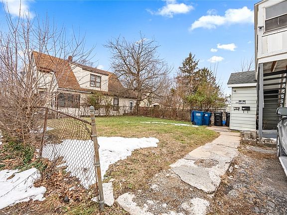 5th image of 128 Gere Ave