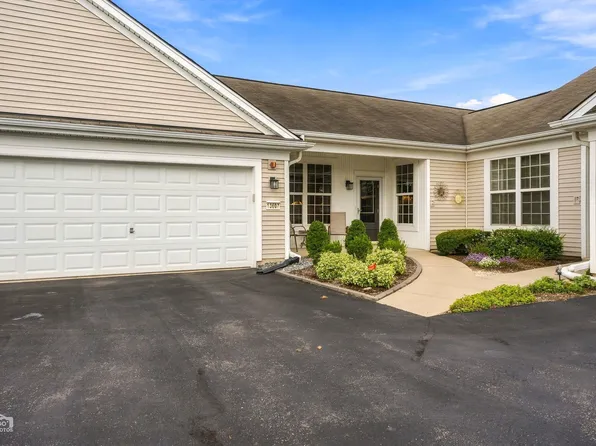 13607 Hemlock Rd, Huntley, IL 60142