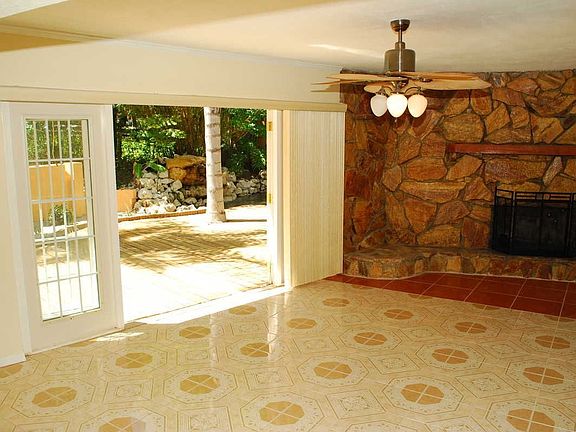 3rd image of 1824 Oak Forest Dr W