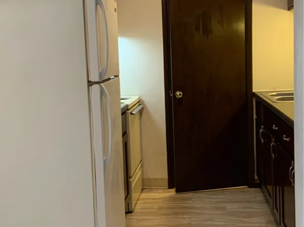 2016 10th St APT 203, Waukegan, IL 60085