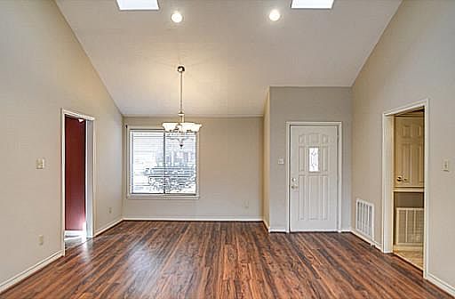 3rd image of 9207 Shadowcrest Dr