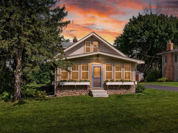 2249 Case Ave E, Maplewood, MN 55119