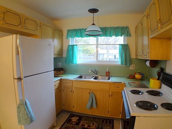 3rd image of 3514 Berwick Dr