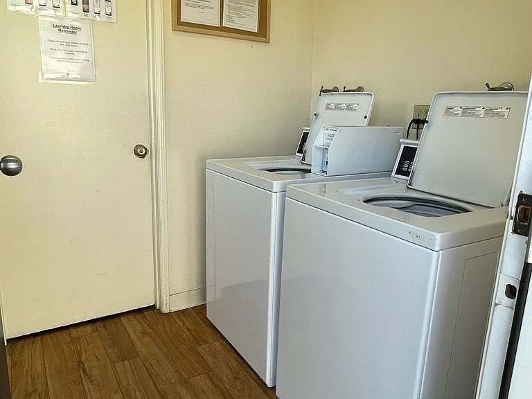 390 S Sunnyvale Ave #2 — Photo 9