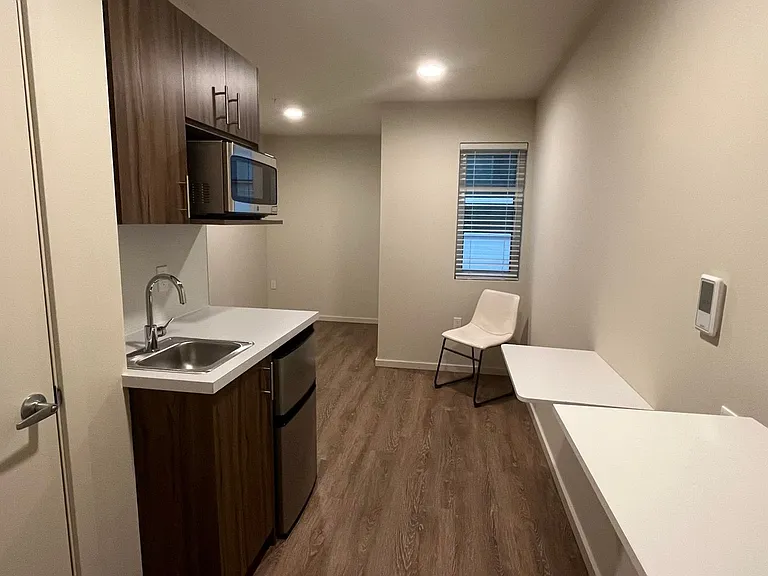 Plaza Apartments — Photo 143