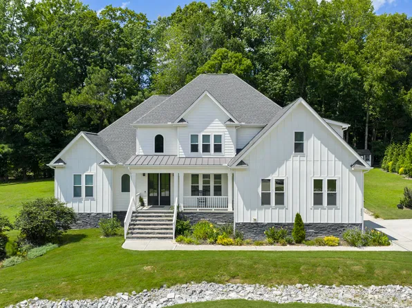 6024 Lunenburg Dr, Raleigh, NC 27603