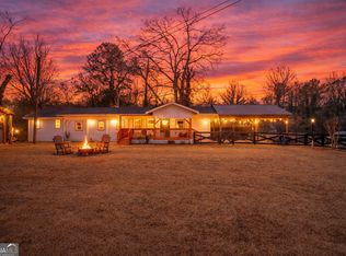 5432 Crystal Lake Dr, Gainesville, GA 30506