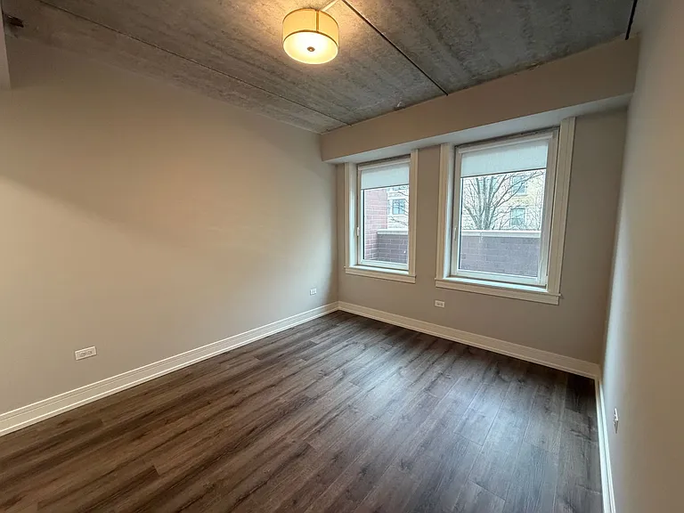 955 W Carmen Ave #204 — Photo 7