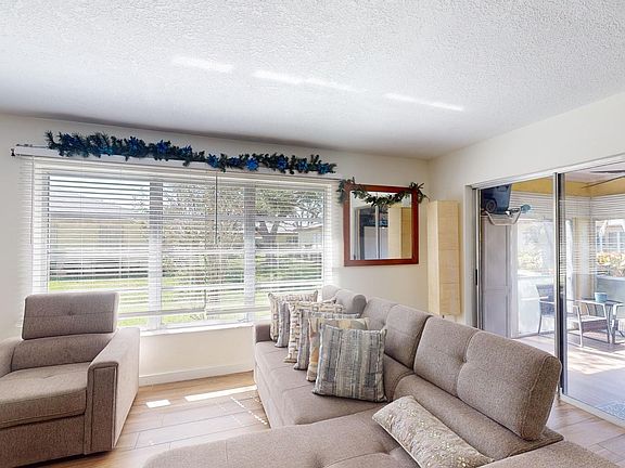 3rd image of 1717 N Dovetail Dr #D