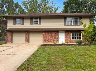 1913 NE Grant Cir, Blue Springs, MO 64014