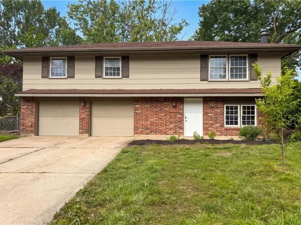 1913 NE Grant Cir, Blue Springs, MO 64014