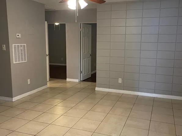 2326 W Saint John St APT B, Tampa, FL 33607