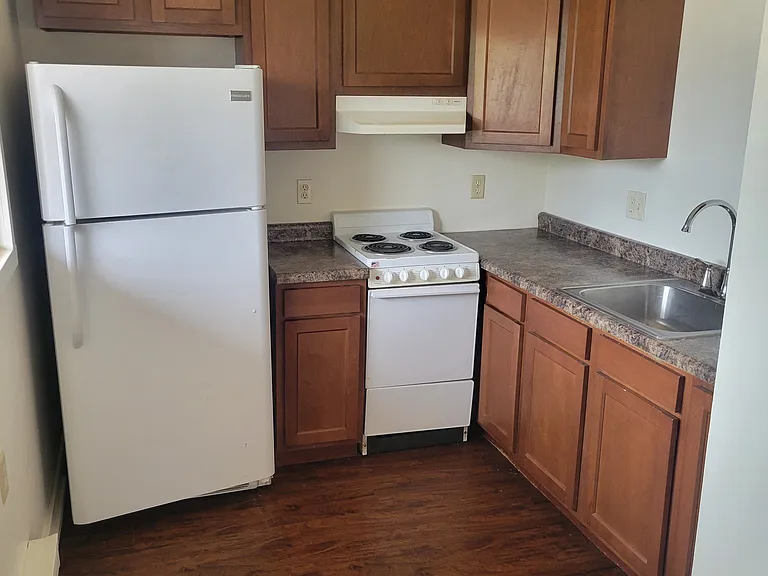 1738 La Crescent St #17 — Photo 3
