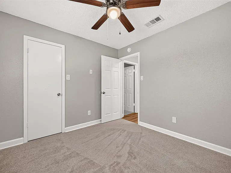 14306 River Glen Dr — Photo 22