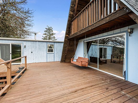 3rd image of 82073 Lost Creek Rd