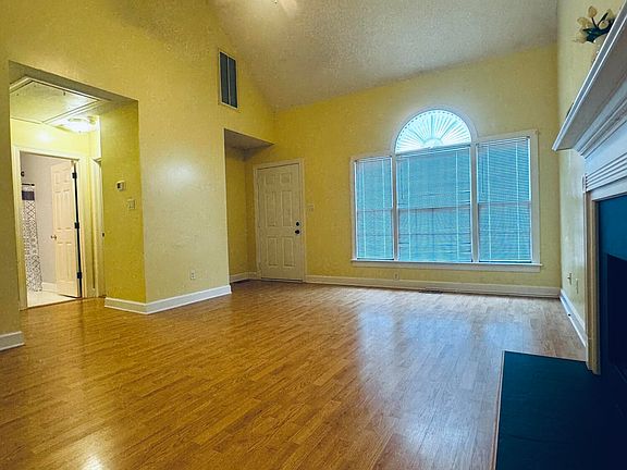 5th image of 700 Pine Knoll Drive