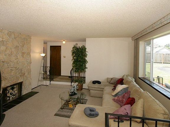 2nd image of 8818 152nd St E