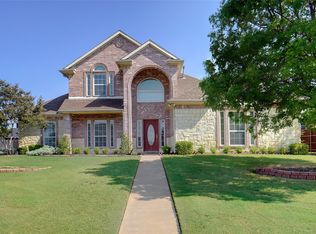 715 Lakewood Dr, Kennedale, TX 76060