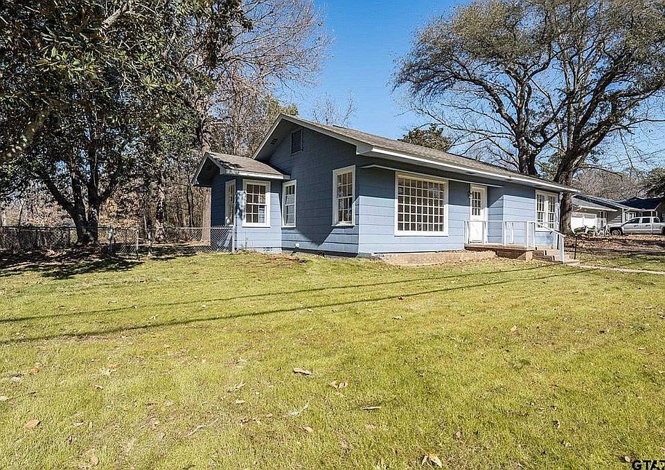 1st image of 903 Mimosa Dr